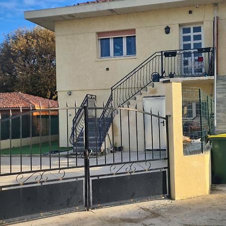 Joli T1 Bis Fonctionnel A Montussan Apartment Bagian luar foto